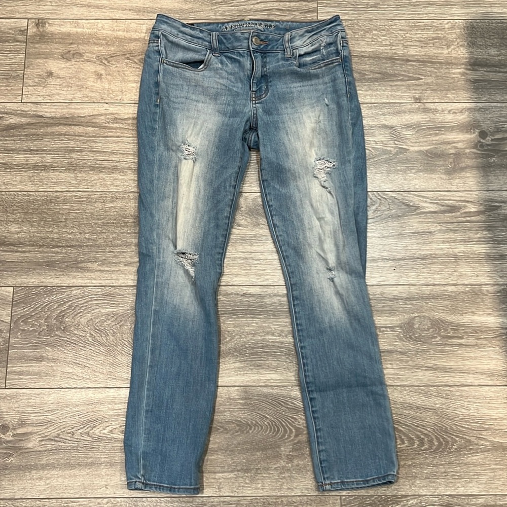 American Eagle Super Stretch Ripped Jegging size 8